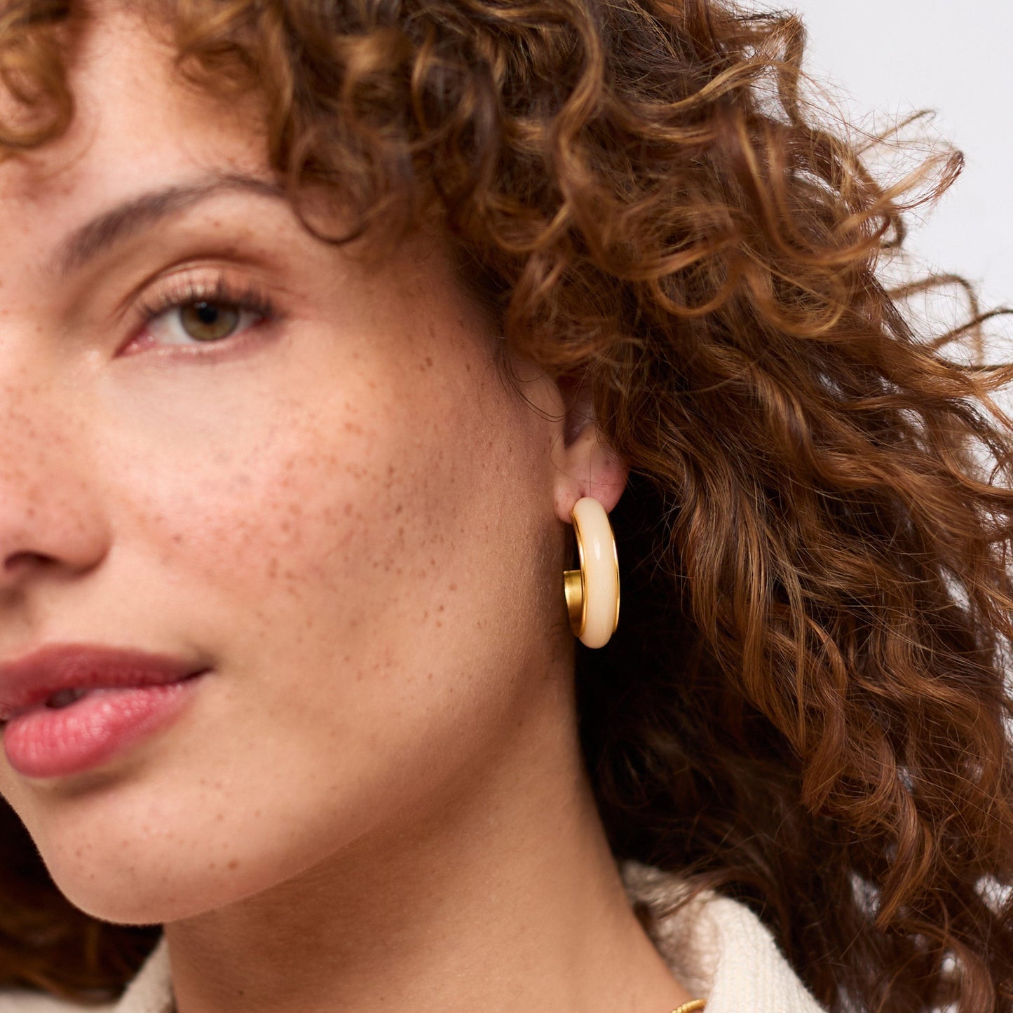 Carnaby Hoop Medium-Ivory